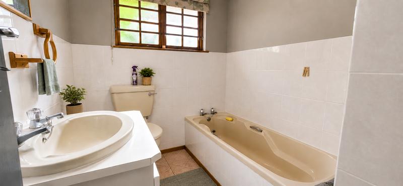3 Bedroom Property for Sale in Outeniqua Strand Western Cape